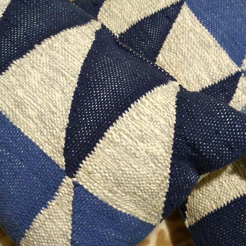 Couch or bed pillows - Picture 2 of 3